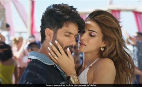 shahid kapoor hot|Akhiyaan Gulaab (Song): Shahid Kapoor, Kriti Sanon.